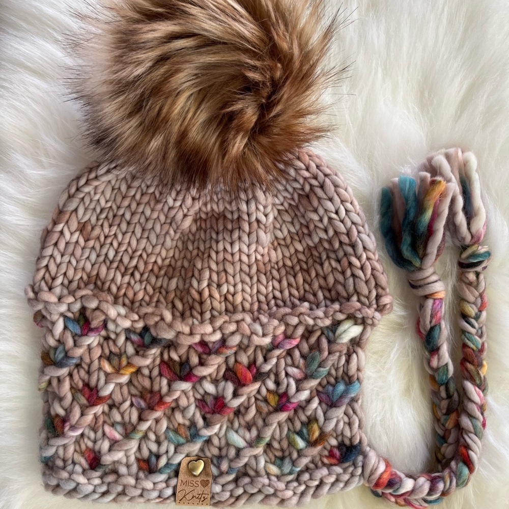 100% Merino Lotus Chapeau